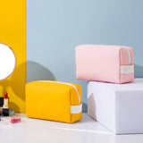 SMILING GIRL COLOUR MINI BEAUTY CASE