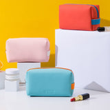 SMILING GIRL COLOUR MINI BEAUTY CASE