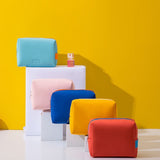 SMILING GIRL COLOUR MINI BEAUTY CASE